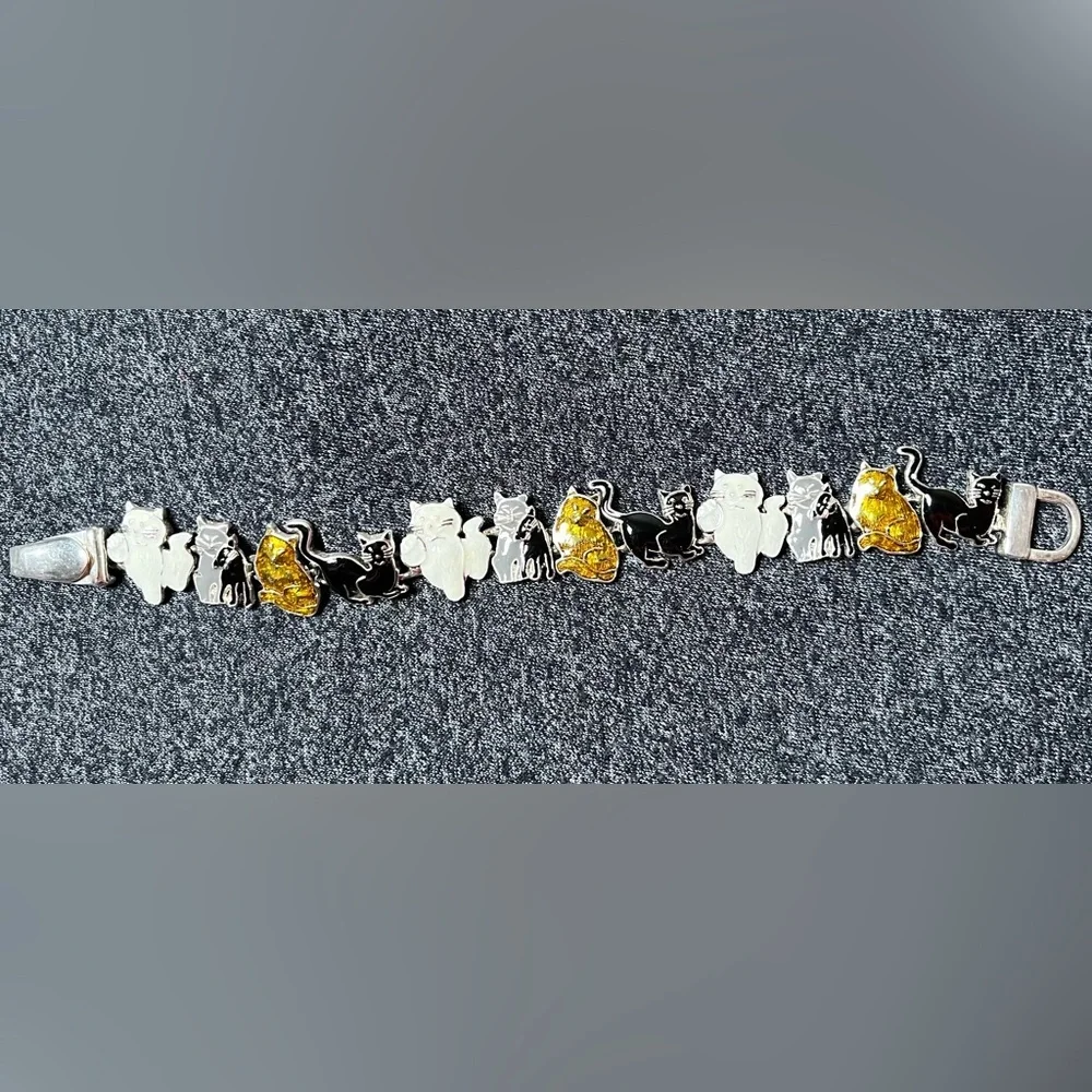 Charming Cat Enamel bracelet - Black, White, Gold